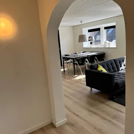 Apartment Stor Taet Pa Saltum *