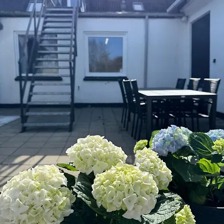 Apartment Stor Taet Pa Saltum *