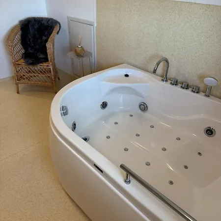 Stor Taet Pa Saltum Apartment