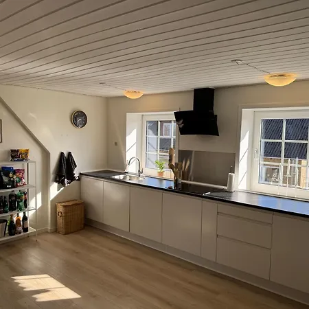 Apartment Stor Taet Pa Saltum *