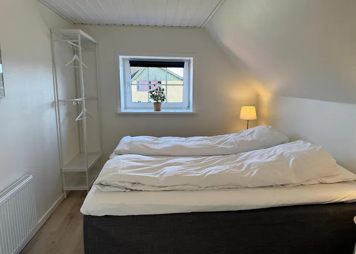 Apartment Stor Taet Pa Saltum