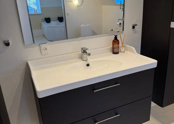 Apartment Stor Taet Pa Saltum *