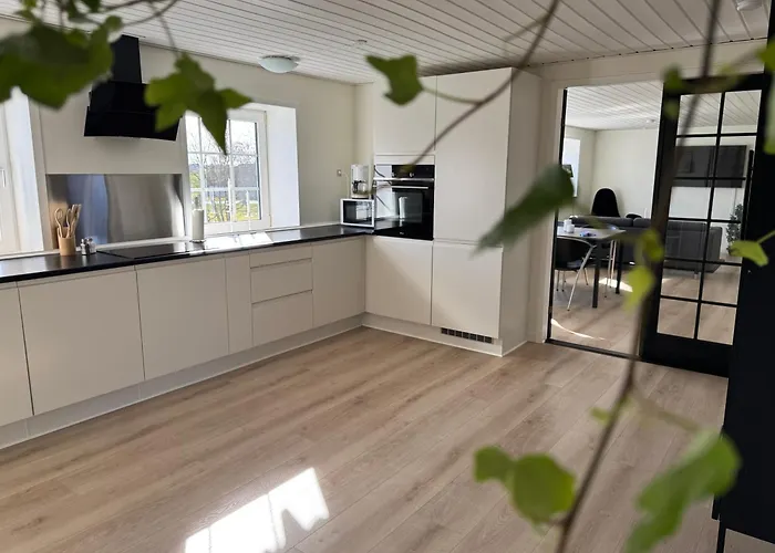 Apartment Stor Taet Pa Saltum